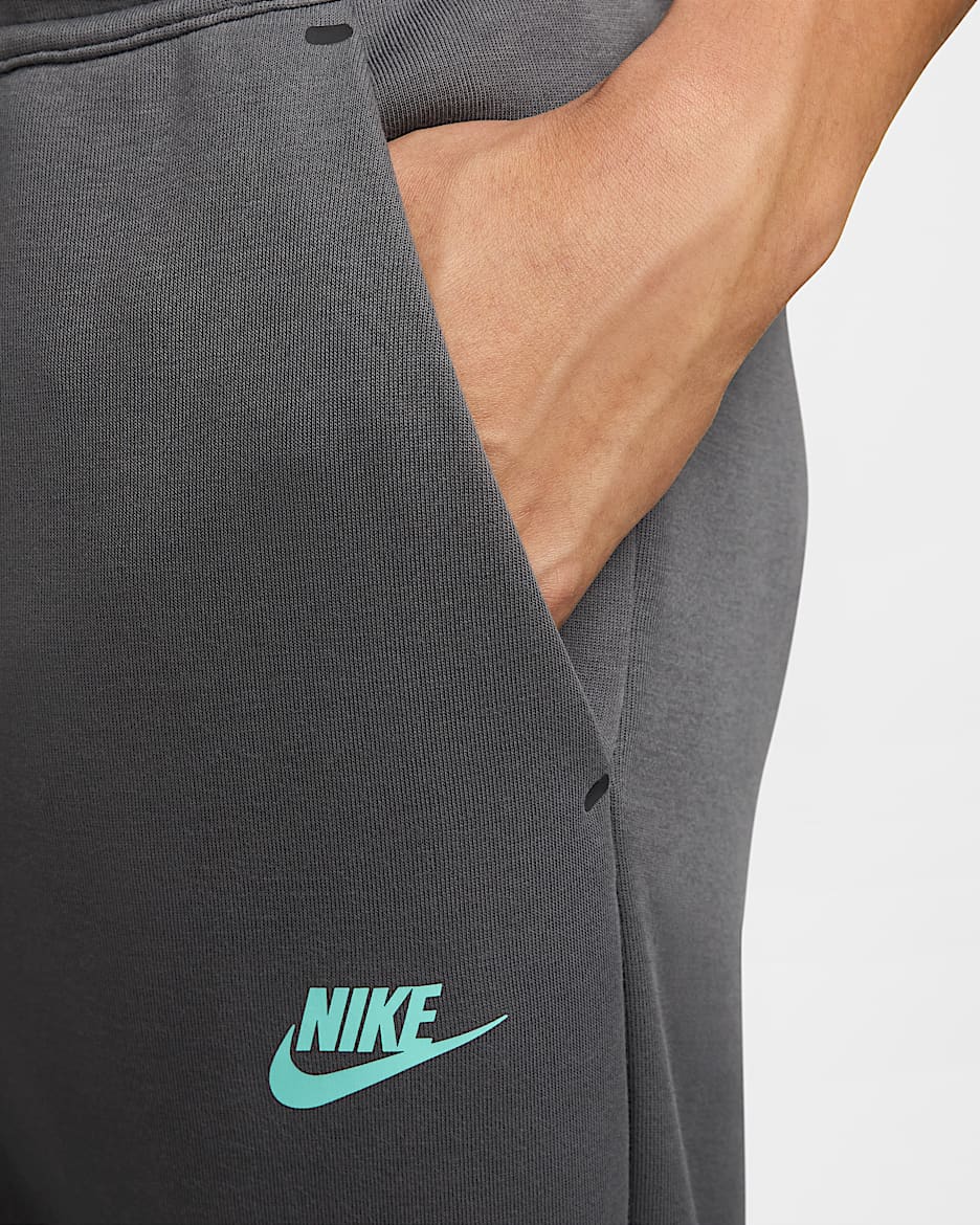 Nike Sportswear Tech Men s Fleece Joggers